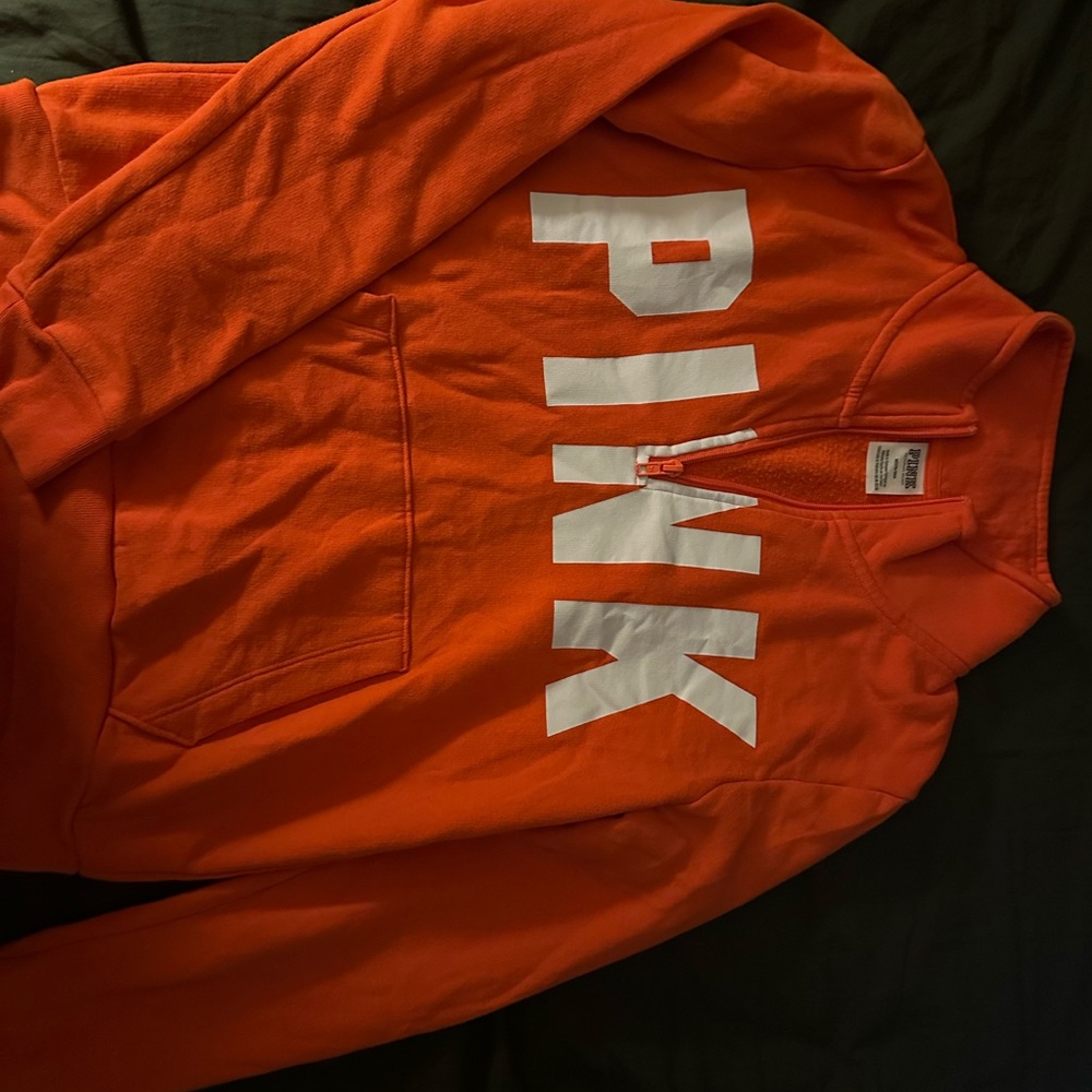 VS PINK Pullover